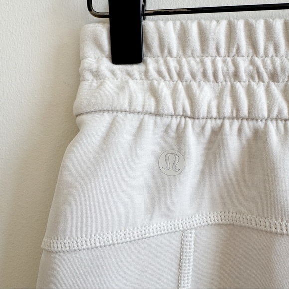 LULULEMON • Softstreme High-Rise Short 4" in White Opal - Picture 9 of 12